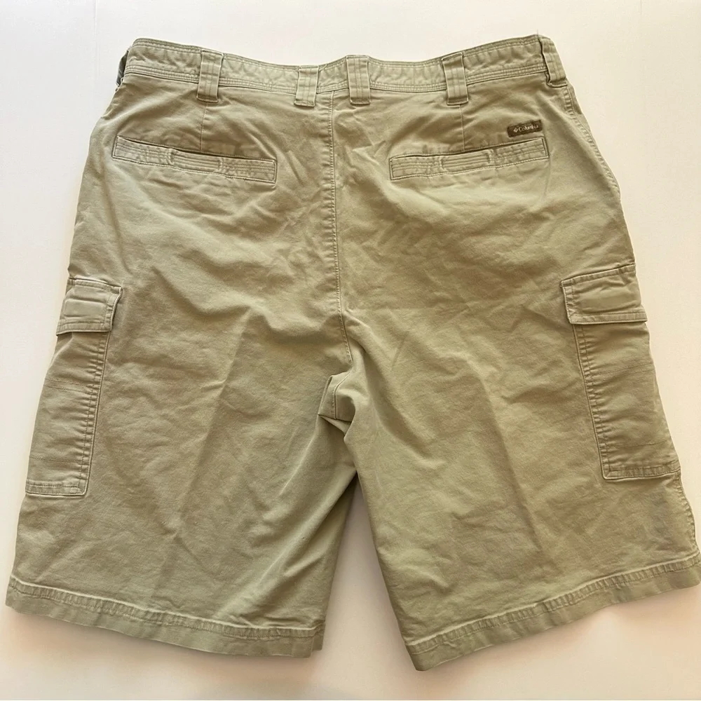Columbia Men’s Khaki Cargo Shorts Size 36 - Picture 4 of 11